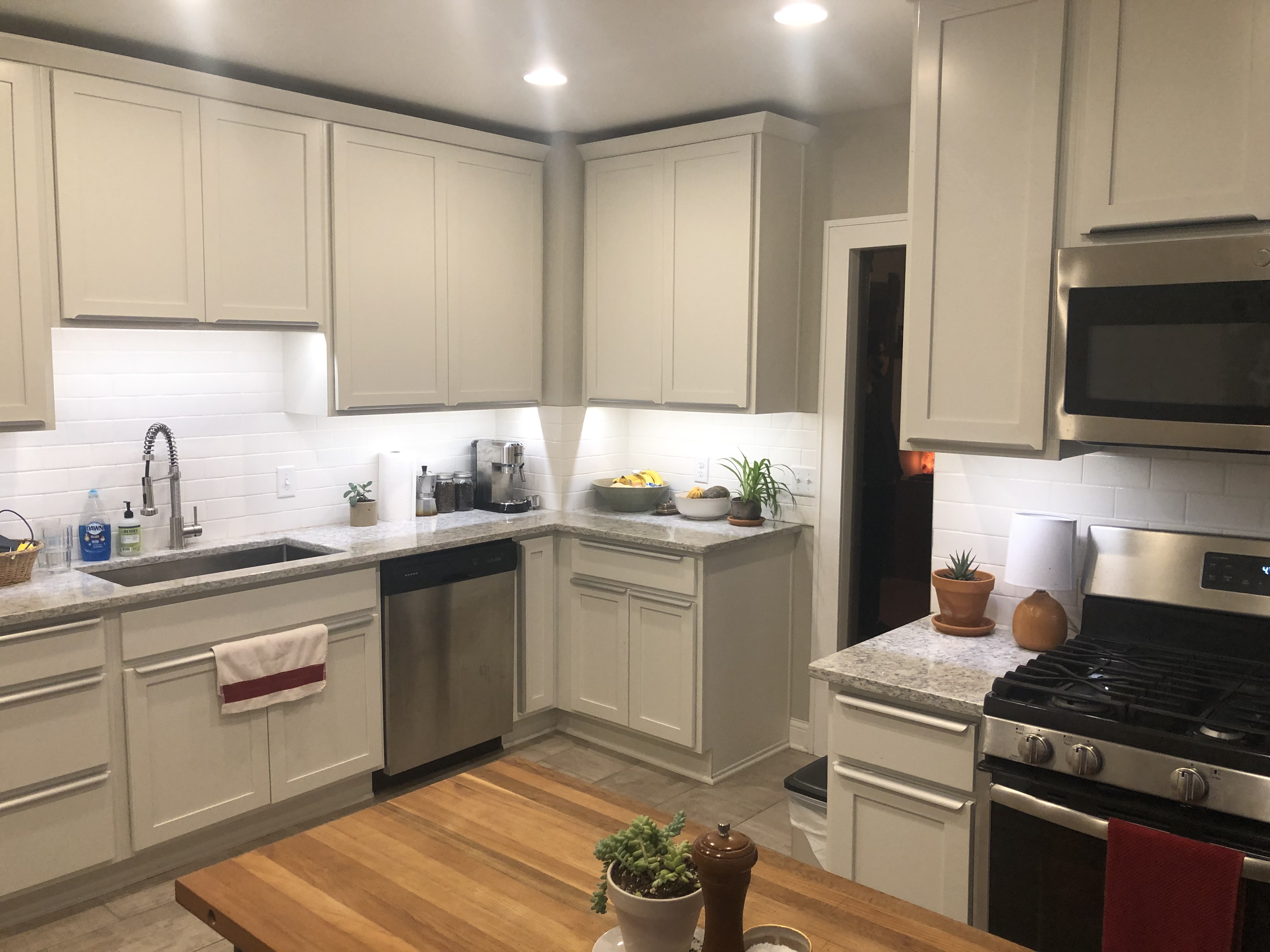 3163 S Clement Ave - Duplex - Lower Unit